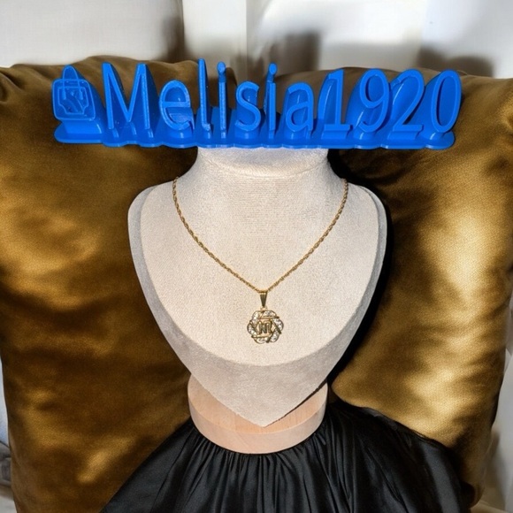 NINA RICCI Rhinestone Necklace hexagon shape EUC - Picture 2 of 6